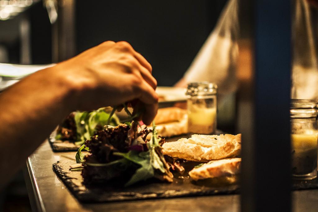 Parsonage Farm Inn Saint Florence エクステリア 写真